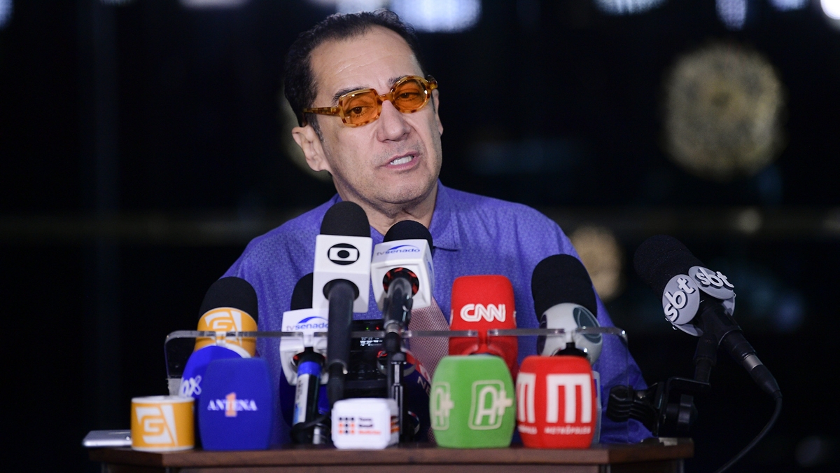 Senador goiano diz que "a chance do Davi pedir o impeachment do Alexandre de Moraes é a mesma do Kajuru ser papa no Vaticano"