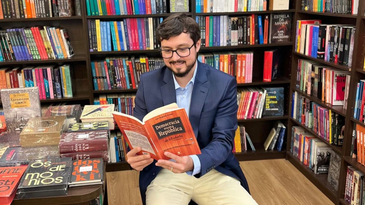 jornalista Luiz Augusto Araujo é autor da obra 'Democracia numa República – histórias vividas e inventadas'
