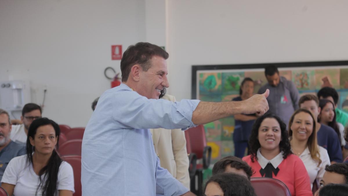 Vanderlan tirou a primeira licença em junho deste ano