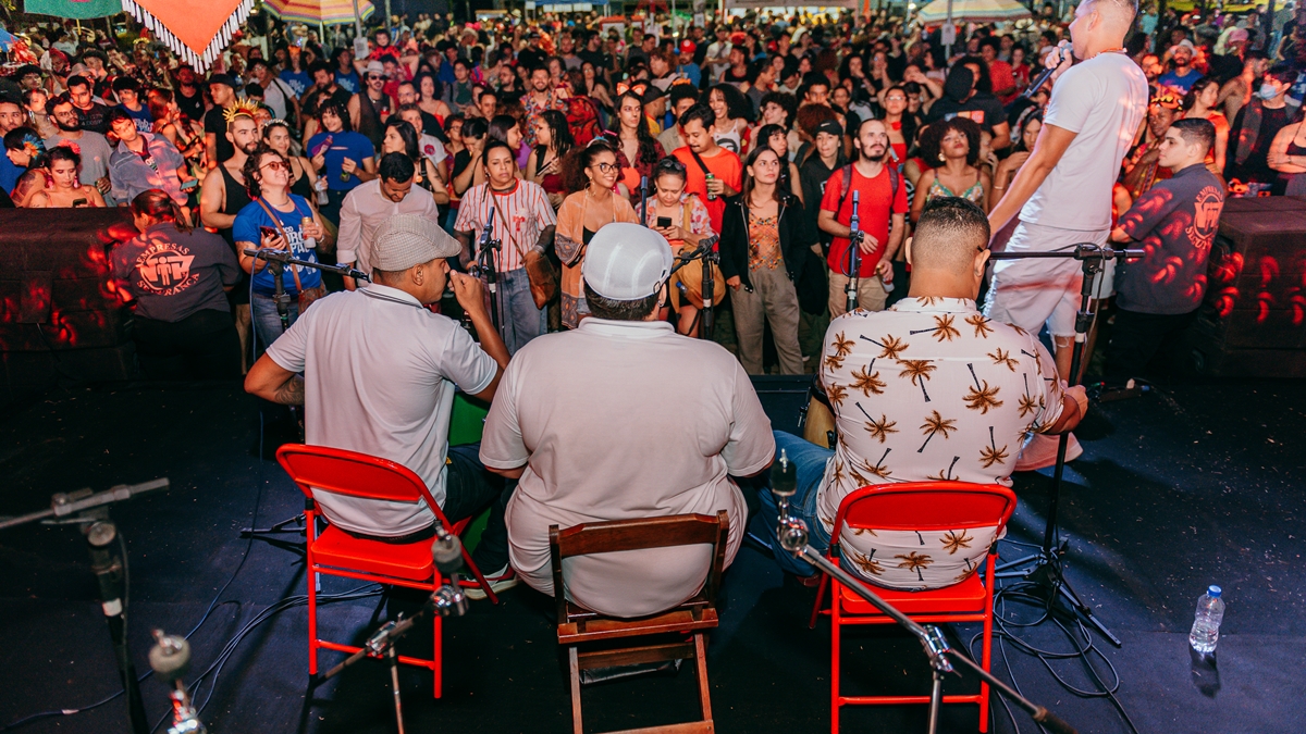 Carnaval de rua: Bloco Socialista chega à 14ª edição com o mote “Renascer das Cinzas” - Organização do evento também pretende plantar mais de 500 mudas de plantas nativas após o evento
