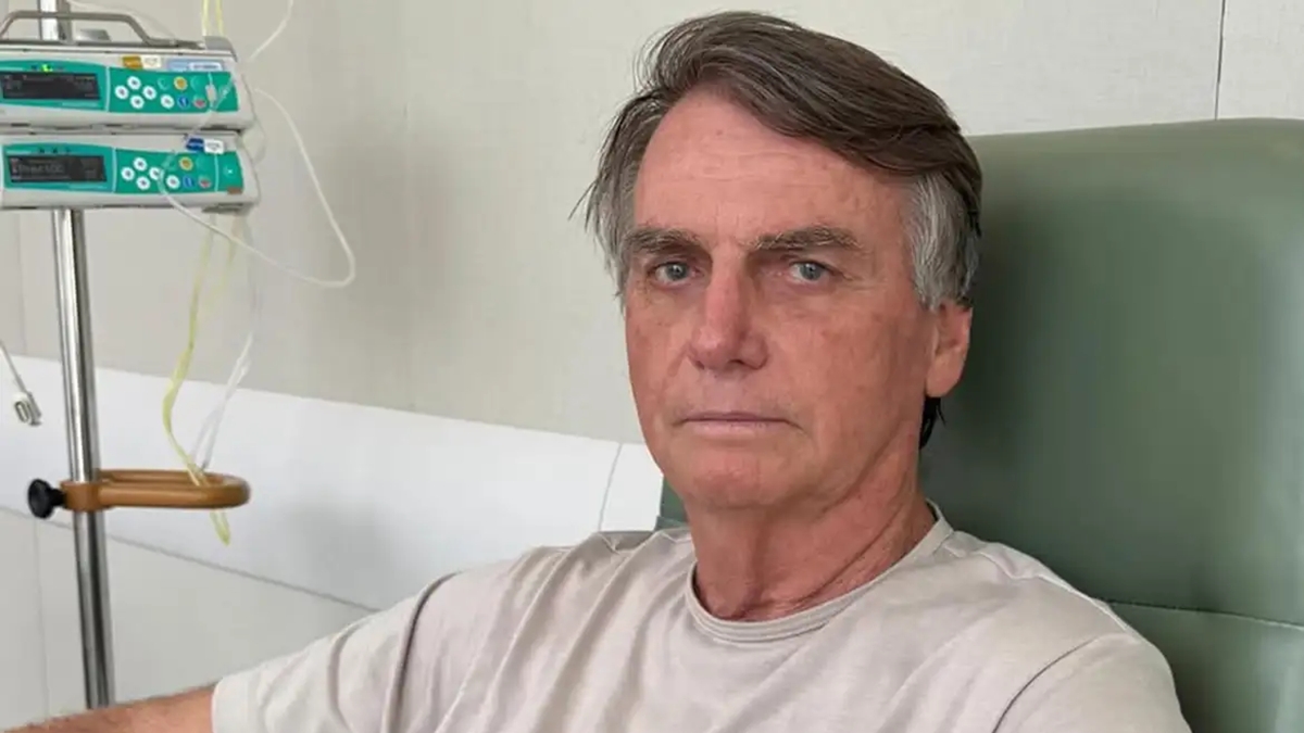 Defesa de Bolsonaro espera laudo para pedir domiciliar a Bolsonaro