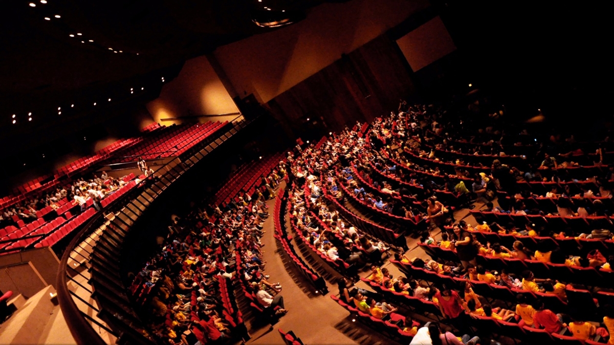 Plateia Social Criativa leva professores e mulheres a espetáculo gratuito em Goiânia
