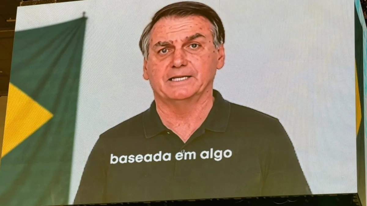Moraes quer saber se Bolsonaro sabia do uso de sua imagem por IA na convenção de Flávio