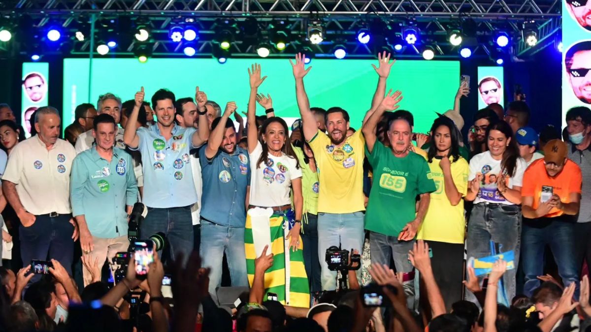 Bruno Peixoto lança candidatura em ato com mais de 10 mil pessoas