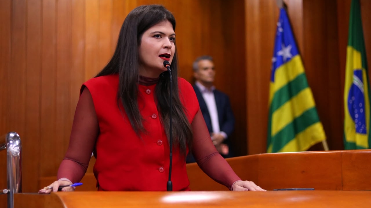 Aava confronta Mabel, anuncia queixa-crime e acusa prefeito de mentir sobre a taxa do lixo
